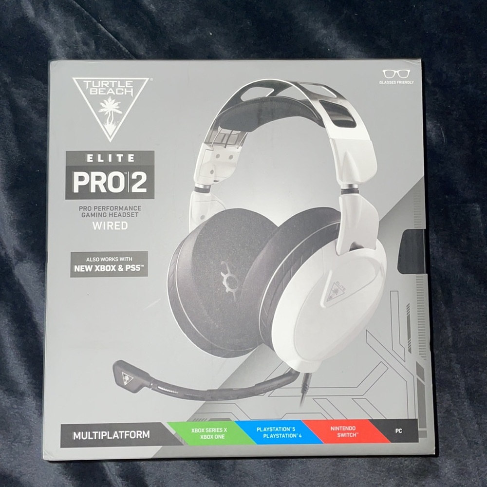 Turtle Beach Elite 2 Pro wired gaming headset.
